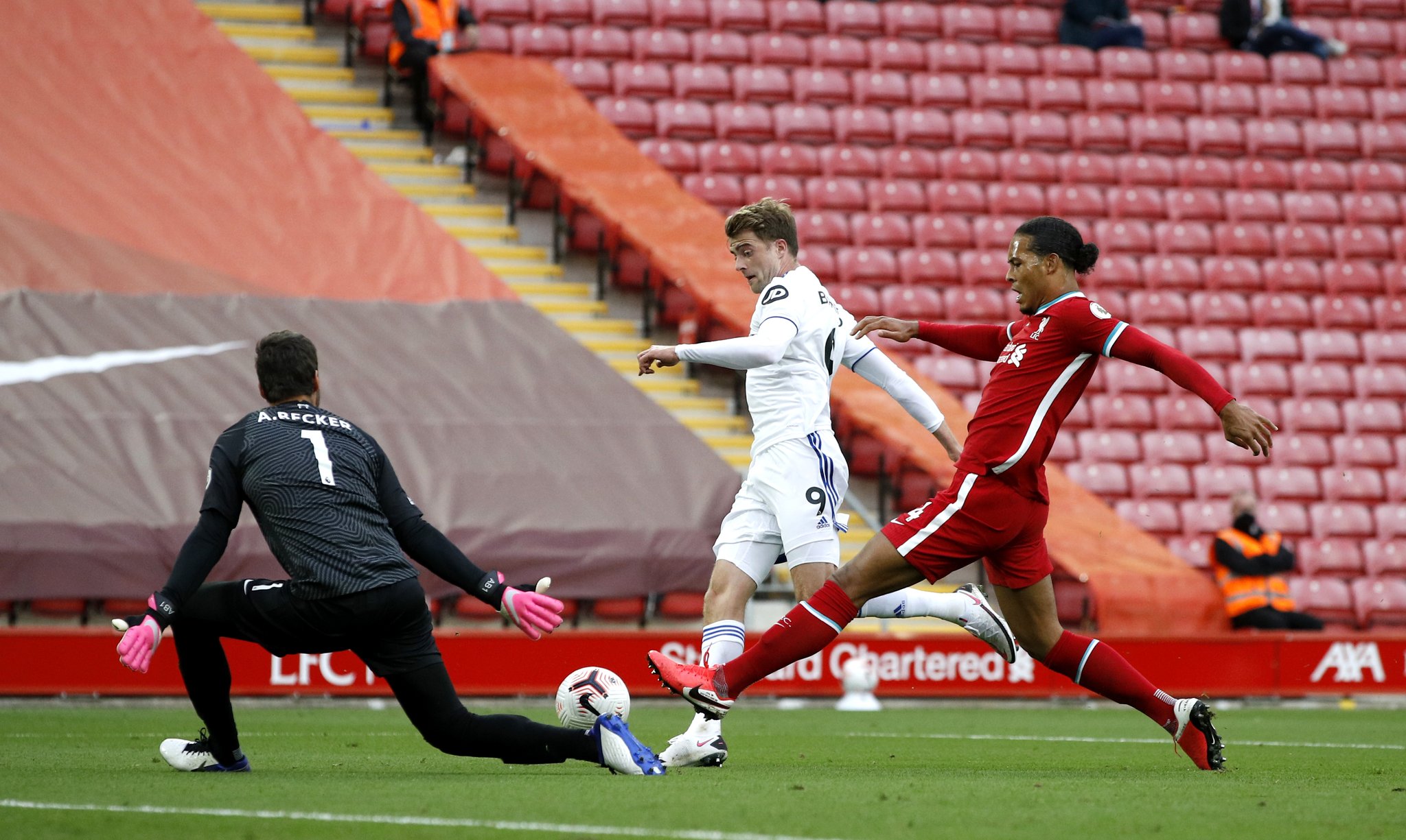 持在西甲中 持在西甲中